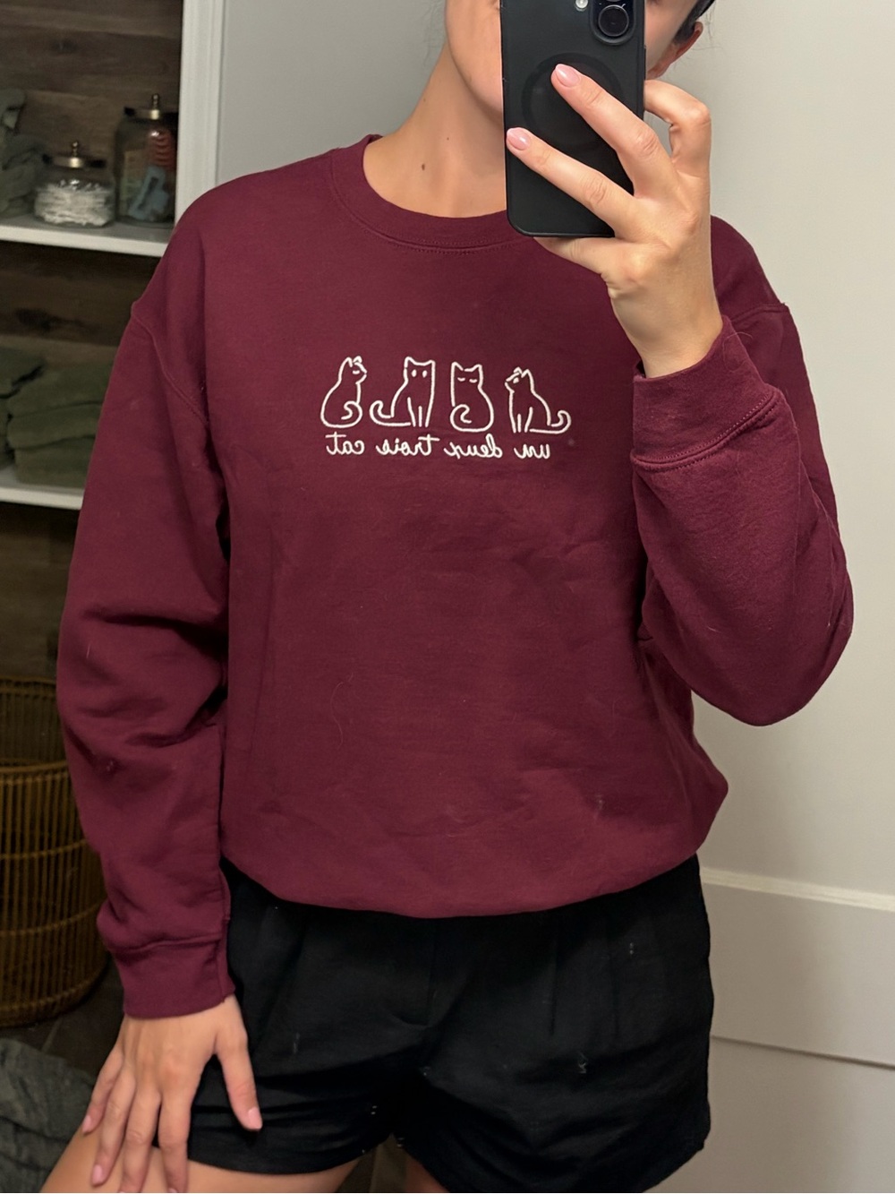 Crewneck Cat Graphic Sweatshirt - Maroon